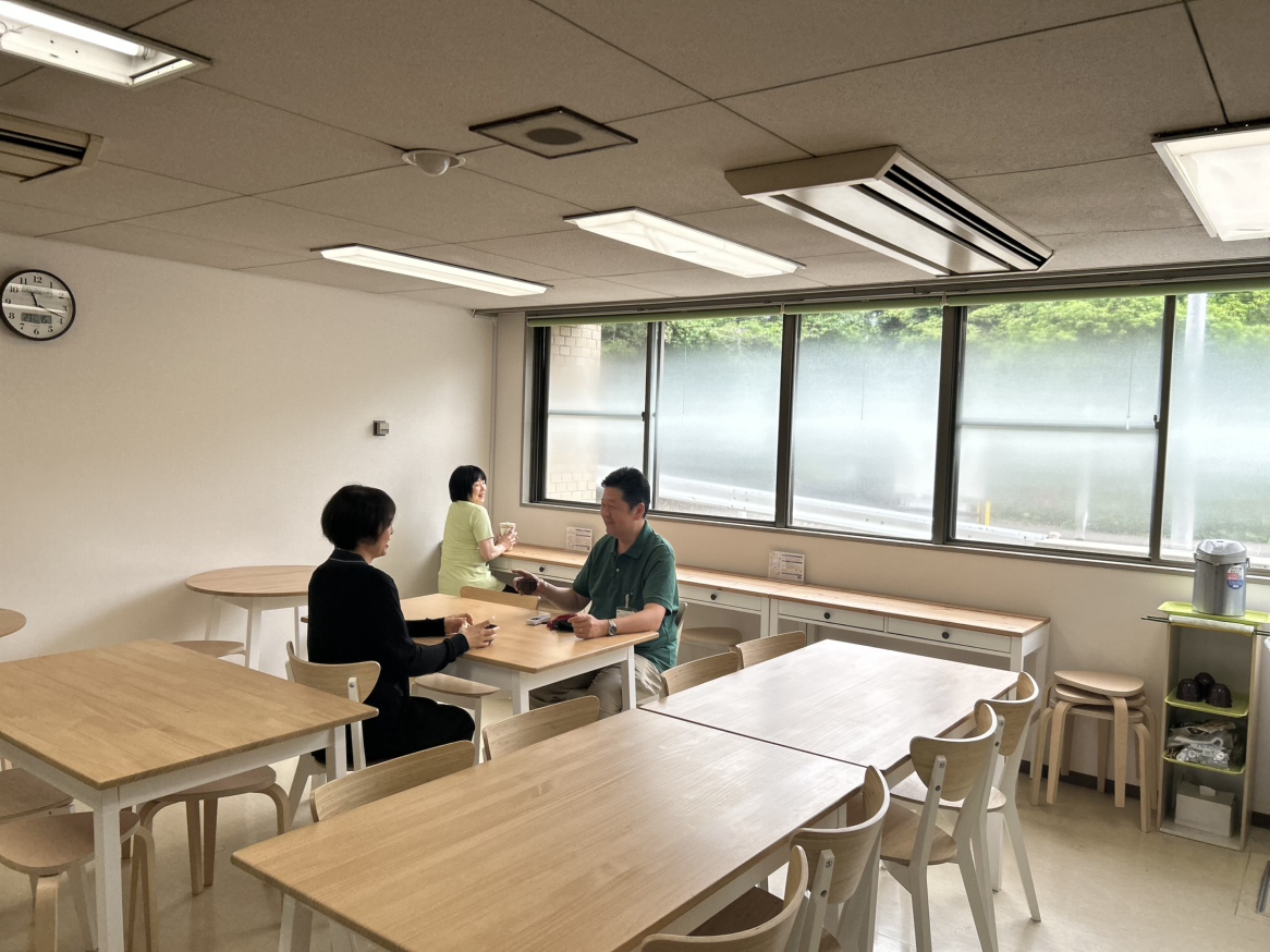 食堂です。職員はここで食事をとることができます